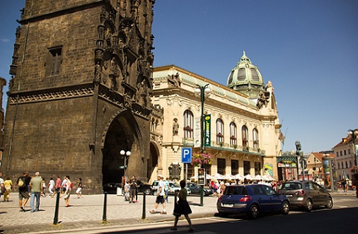 Video: Prague Sights With Estates Theatre & Powder Tower