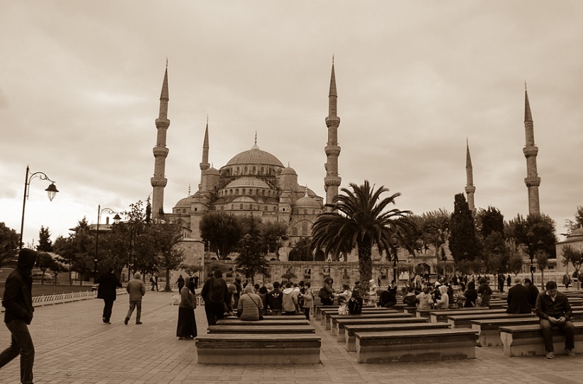 Video: Blue Mosque in Istanbul Sultan Ahmed Mosque