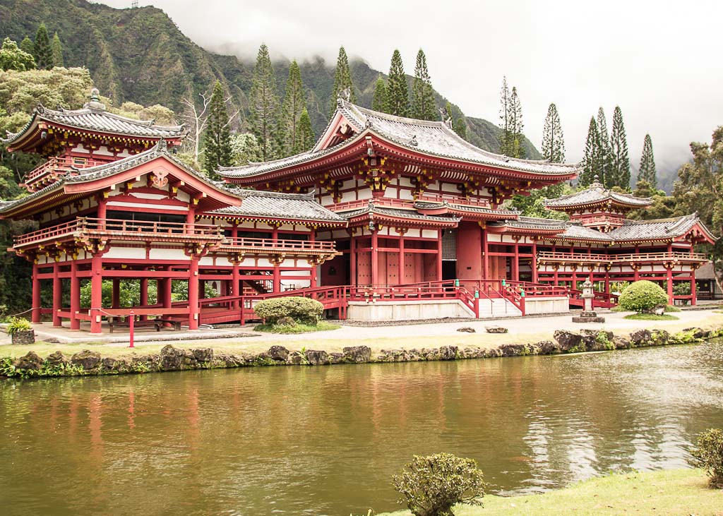 Video: The Byodo-In Temple in Oahu Hawaii