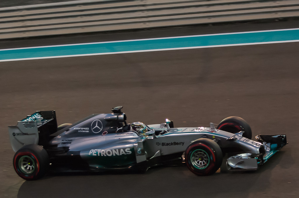 Video: F1 Abu Dhabi GP 2014 Q3 Sat 22 Nov Lewis Hamilton smoking
