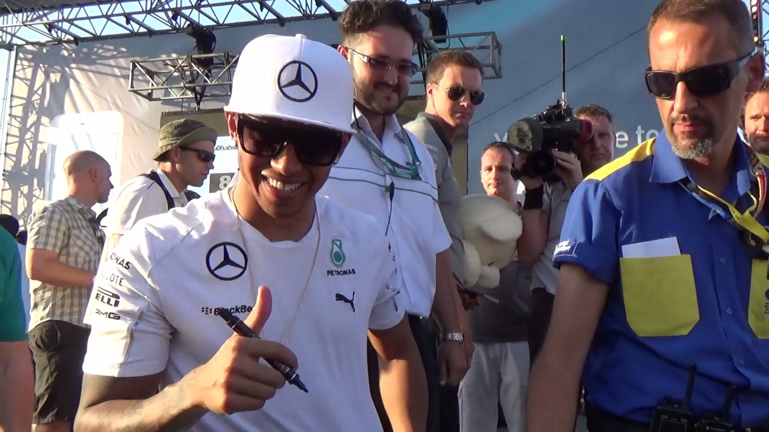 Video: F1 Abu Dhabi GP 2014 Day 1 Thu 20 Nov 2014 With Lewis Nico Kimi Fernando