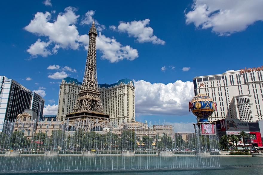 Photo Of The Week – Paris in Vegas and Bellagio Fountains