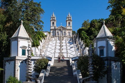 Video: Visit Bom Jesus do Monte Sanctuary near Braga in Portugal