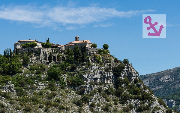 Video: Visit of hilltop village Gourdon in the Provence in France