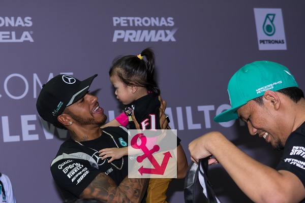 Video: Lewis & Nico at public event in KL Malaysia 28 Sep 2016