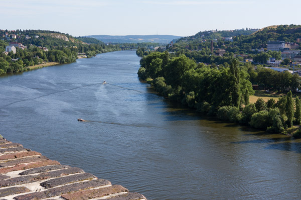 Video: Visit and view of scenic Vysehrad Fort in Prague